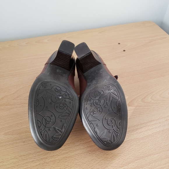 Strictly Comfort women's size 7. - Picture 4 of 9